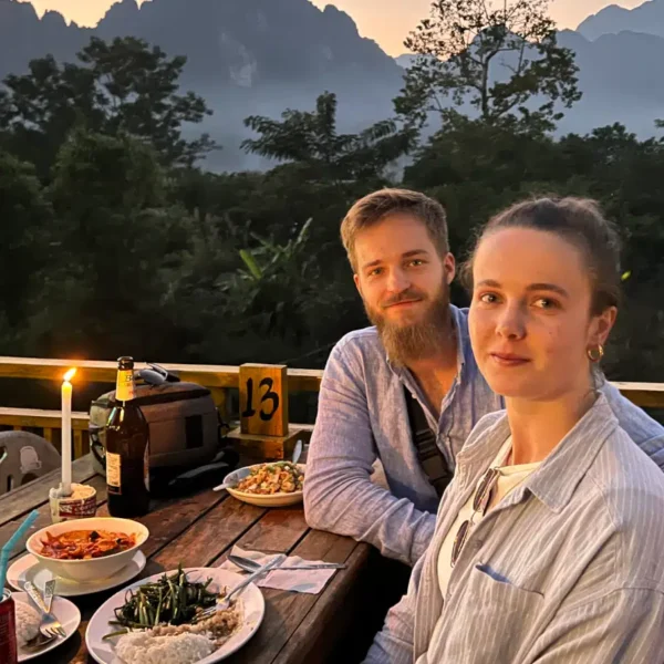 Dinner am Fluss in Vang Vieng